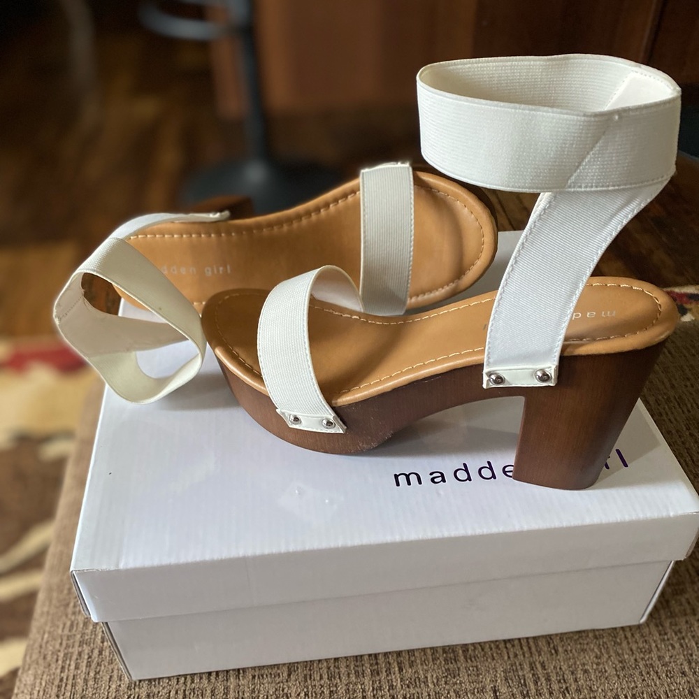 White madden girl sandals